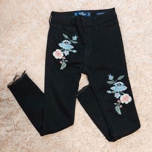 Hollister High Rise Super Skinny Crop Jegging - With Floral Embroidery - 0s w24